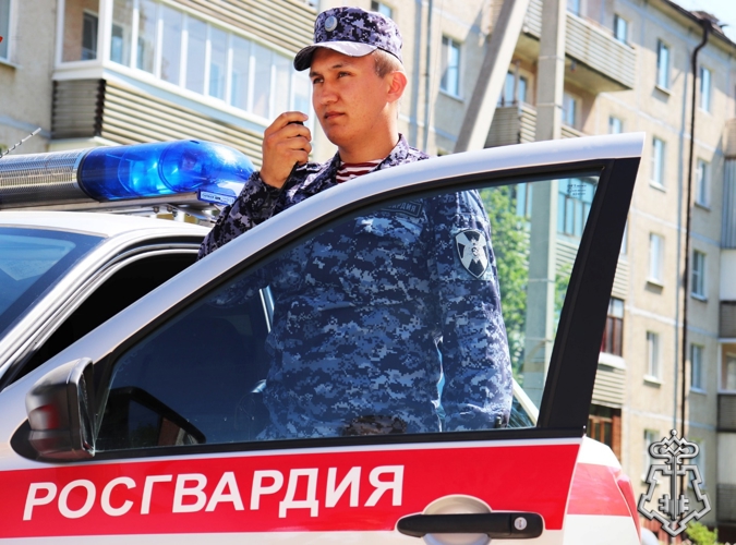 В Йошкар-Оле росгвардейцы задержали гражданина, подозреваемого в хищении товара из магазина