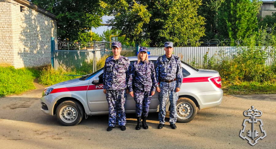 Героизм в выходной день: сотрудник вневедомственной охраны Росгвардии в Марий Эл спас ребёнка после ДТП