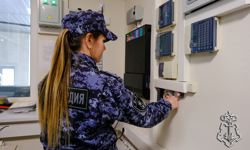 Сотрудники вневедомственной охраны Росгвардии приняли участие в комиссионной проверке готовности образовательных учреждений к новому учебному году в Марий Эл