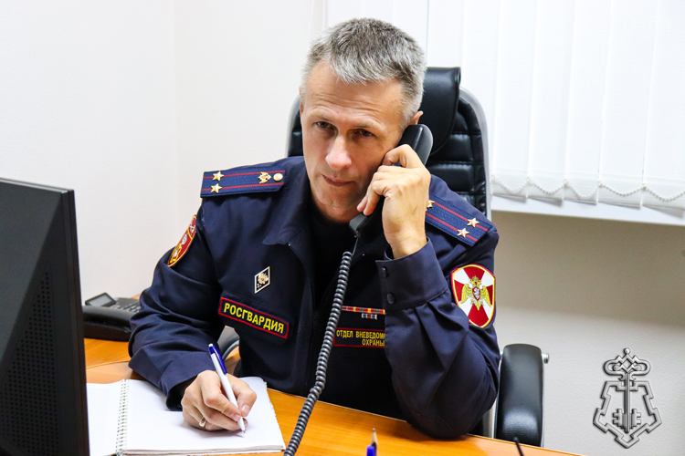 ПРЯМАЯ ТЕЛЕФОННАЯ ЛИНИЯ С ВРИО НАЧАЛЬНИКА ВНЕВЕДОМСТВЕННОЙ ОХРАНЫ РОСГВАРДИИ СОСТОЯЛАСЬ В МАРИЙ ЭЛ