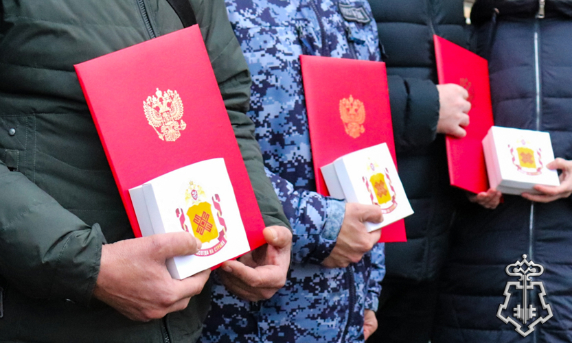 В ЙОШКАР-ОЛЕ ВРУЧИЛИ КЛЮЧИ ОТ НОВЫХ КВАРТИР СОТРУДНИКАМ И ВЕТЕРАНАМ ПОДРАЗДЕЛЕНИЙ ВНЕВЕДОМСТВЕННОЙ ОХРАНЫ РОСГВАРДИИ
