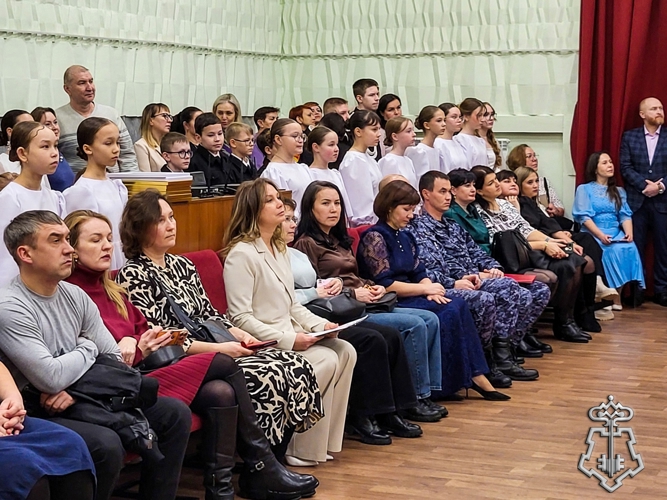 В Йошкар-Оле подшефные школьники Росгвардии приняли участие в новогоднем кадетском балу