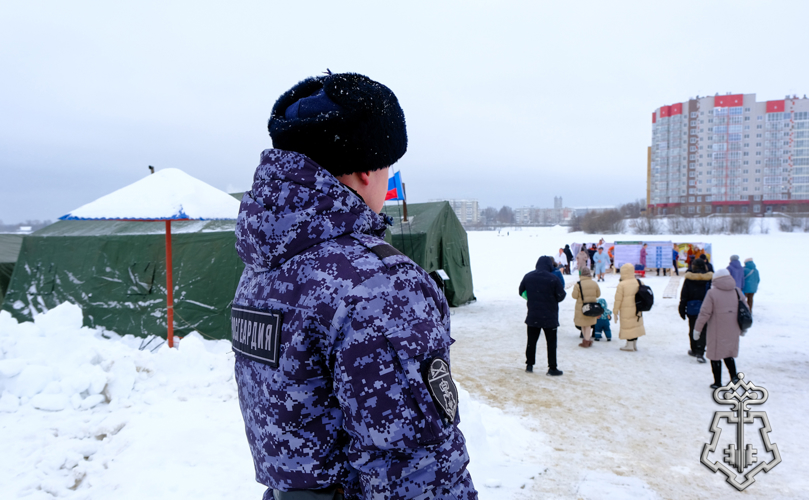 Сотрудники вневедомственной охраны Росгвардии обеспечили общественный порядок и безопасность в ходе празднования Крещения Господня в Марий Эл