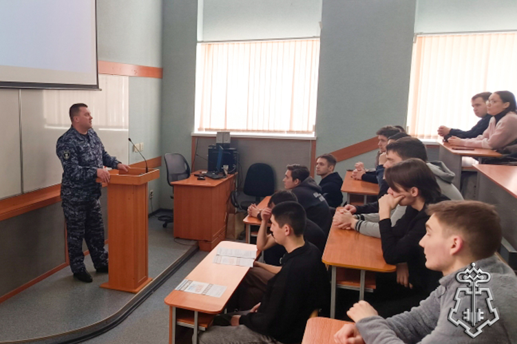 Встреча с будущими защитниками: студентам Йошкар-Олы рассказали о службе в Росгвардии