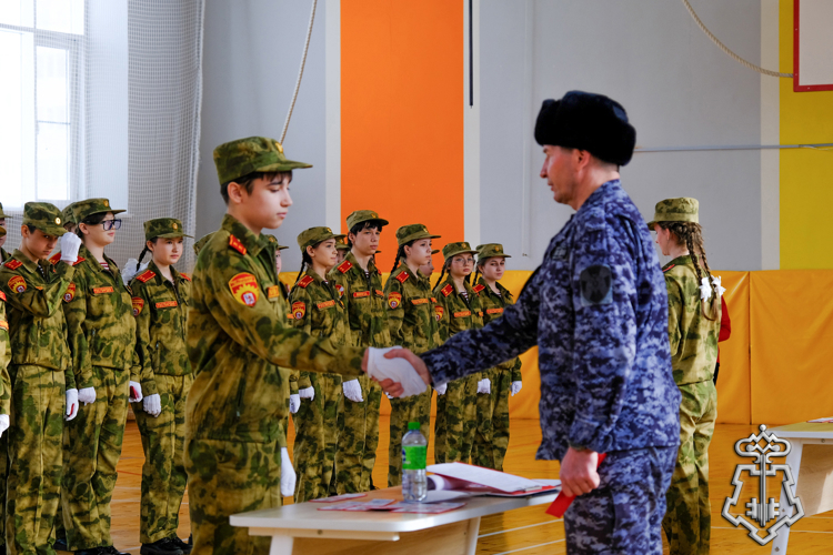 В Йошкар-Оле прошла торжественная церемония посвящения подшефных школьников в кадеты Росгвардии