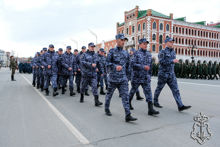 Личный состав вневедомственной охраны Управления Росгвардии по Республике Марий Эл готовится к Параду Победы (видео)