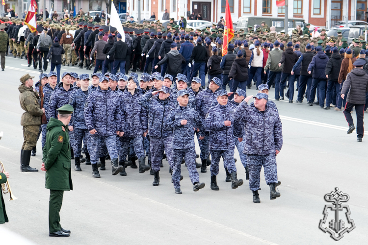 Личный состав вневедомственной охраны Управления Росгвардии по Республике Марий Эл готовится к Параду Победы (видео)