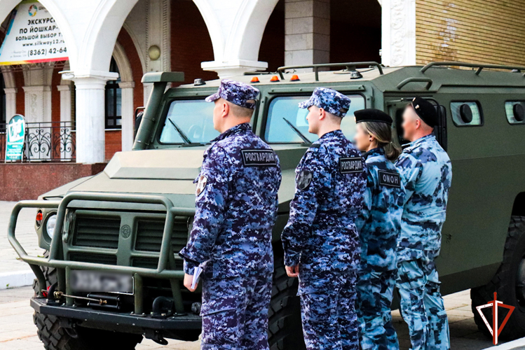 Сотрудники вневедомственной охраны Росгвардии по Республике Марий Эл приняли участие во всероссийской акции «Ночь музеев» в Республике Марий Эл