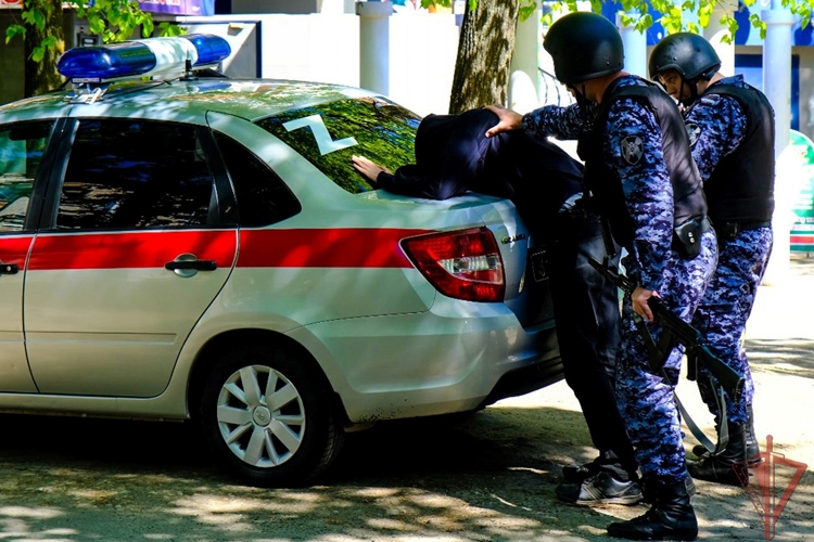 В г. Волжск сотрудники Росгвардии задержали мужчину, подозреваемого в нанесении ножевых ранений двум гражданам