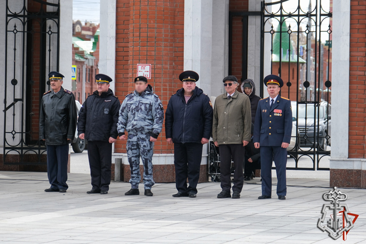 В Йошкар-Оле сотрудники вневедомственной охраны приняли участие в церемонии принятия клятвы курсантами регионального колледжа