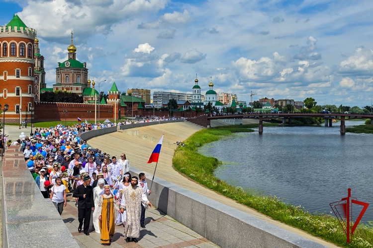 Сотрудники вневедомственной охраны Росгвардии в Республике Марий Эл приняли участие в праздновании Дня семьи, любви и верности