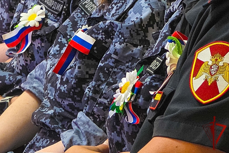 Сотрудники вневедомственной охраны Росгвардии в Республике Марий Эл приняли участие в праздновании Дня семьи, любви и верности