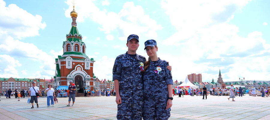 Сотрудники вневедомственной охраны Росгвардии в Республике Марий Эл приняли участие в праздновании Дня семьи, любви и верности