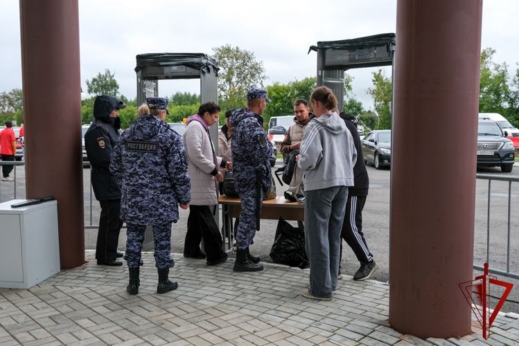 Сотрудники вневедомственной охраны республики обеспечили правопорядок на гастрономическом фестивале «Йошка Еш» в Республике Марий Эл