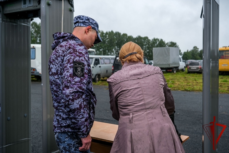 Сотрудники вневедомственной охраны республики обеспечили правопорядок на гастрономическом фестивале «Йошка Еш» в Республике Марий Эл